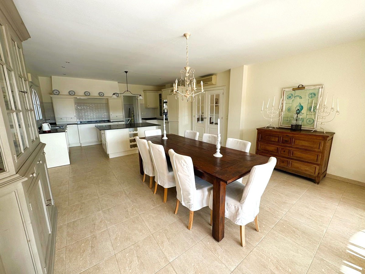 Resale - 4 Bedroom 3 Bathroom Villa in Orihuela Costa - Playa Flamenca - Alicante Resale - 4 Bedroom 3 Bathroom Villa in Orihuela Costa - Playa Flamenca - Alicante
