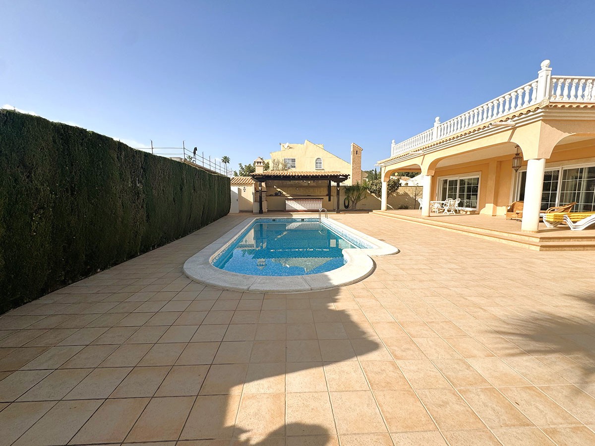 Resale - 4 Bedroom 3 Bathroom Villa in Orihuela Costa - Playa Flamenca - Alicante Resale - 4 Bedroom 3 Bathroom Villa in Orihuela Costa - Playa Flamenca - Alicante