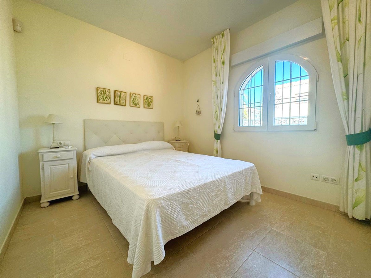 Resale - 4 Bedroom 3 Bathroom Villa in Orihuela Costa - Playa Flamenca - Alicante Resale - 4 Bedroom 3 Bathroom Villa in Orihuela Costa - Playa Flamenca - Alicante