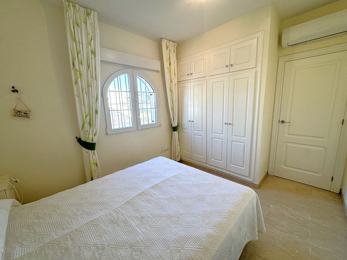 Resale - 4 Bedroom 3 Bathroom Villa in Orihuela Costa - Playa Flamenca - Alicante Resale - 4 Bedroom 3 Bathroom Villa in Orihuela Costa - Playa Flamenca - Alicante