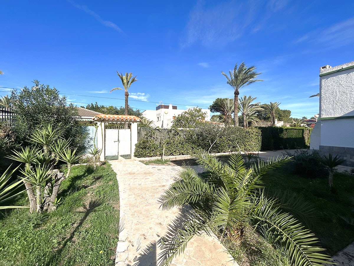 Sold - 4 Bedroom 2 Bathroom Villa in Orihuela Costa - Cabo Roig - Alicante Sold - 4 Bedroom 2 Bathroom Villa in Orihuela Costa - Cabo Roig - Alicante