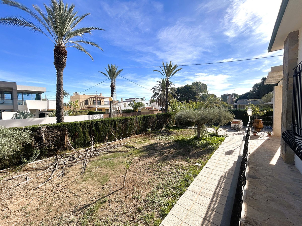 Sold - 4 Bedroom 2 Bathroom Villa in Orihuela Costa - Cabo Roig - Alicante Sold - 4 Bedroom 2 Bathroom Villa in Orihuela Costa - Cabo Roig - Alicante