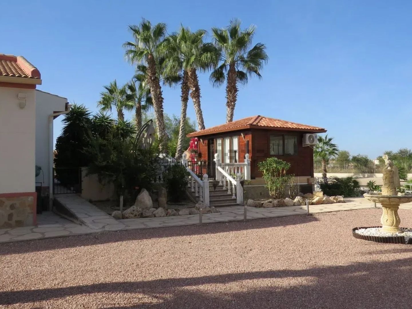 Resale - Alicante. Fantastic villa with heated pool and solar panel system. Walking distance to two villages. Costa Blanca south. Ciudad Quesada, Torrevieja, Guardamar, Rojales, Daya Vieja, Daya Nueva, La Marina. - Daya Vieja - Alicante Resale - Alicante. Fantastic villa with heated pool and solar panel system. Walking distance to two villages. Costa Blanca south. Ciudad Quesada, Torrevieja, Guardamar, Rojales, Daya Vieja, Daya Nueva, La Marina. - Daya Vieja - Alicante