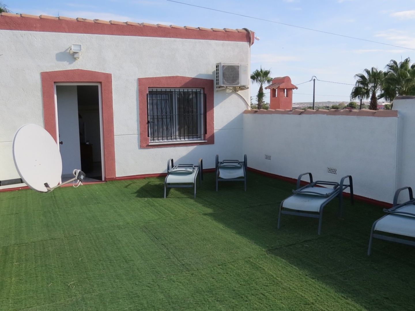 Resale - Alicante. Fantastic villa with heated pool and solar panel system. Walking distance to two villages. Costa Blanca south. Ciudad Quesada, Torrevieja, Guardamar, Rojales, Daya Vieja, Daya Nueva, La Marina. - Daya Vieja - Alicante Resale - Alicante. Fantastic villa with heated pool and solar panel system. Walking distance to two villages. Costa Blanca south. Ciudad Quesada, Torrevieja, Guardamar, Rojales, Daya Vieja, Daya Nueva, La Marina. - Daya Vieja - Alicante