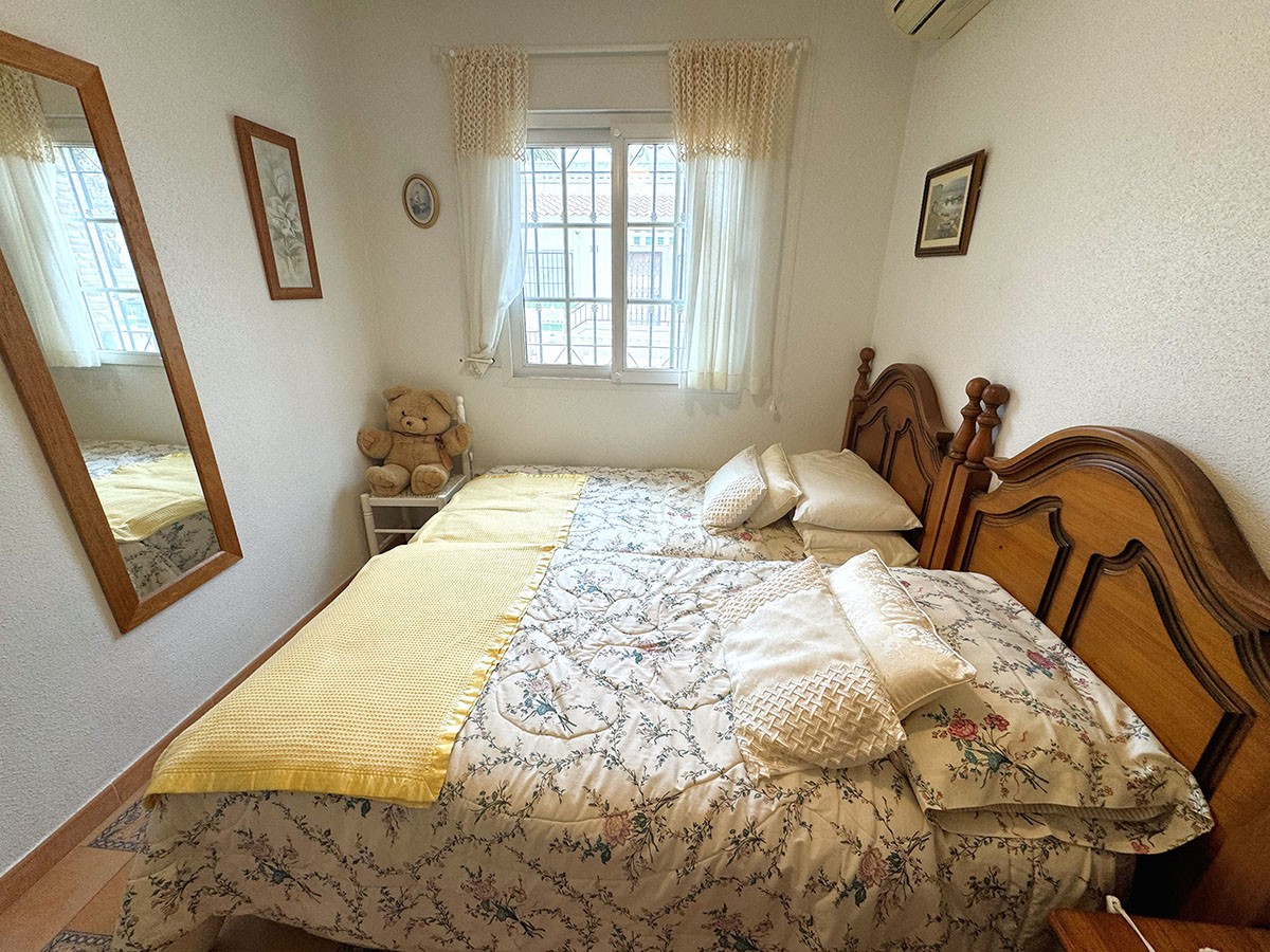 Resale - 3 Bedroom 2 Bathroom Villa in Orihuela Costa - Villamartin - Alicante Resale - 3 Bedroom 2 Bathroom Villa in Orihuela Costa - Villamartin - Alicante