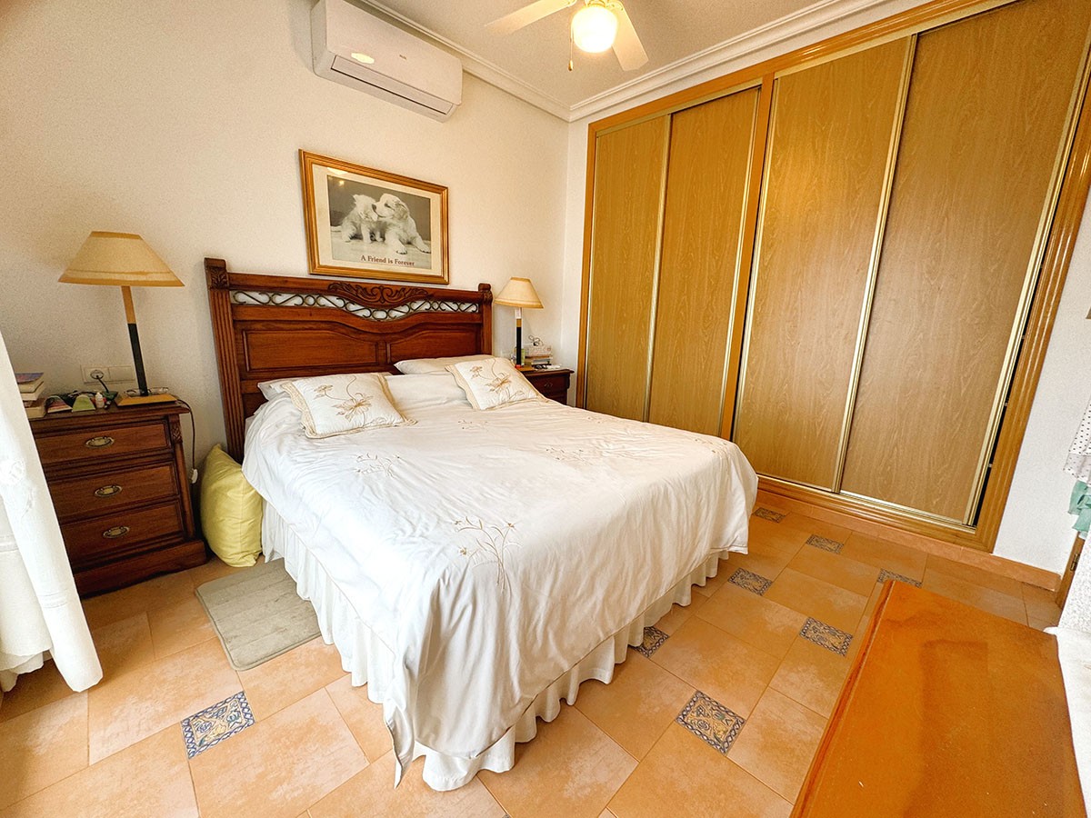 Resale - 3 Bedroom 2 Bathroom Villa in Orihuela Costa - Villamartin - Alicante Resale - 3 Bedroom 2 Bathroom Villa in Orihuela Costa - Villamartin - Alicante