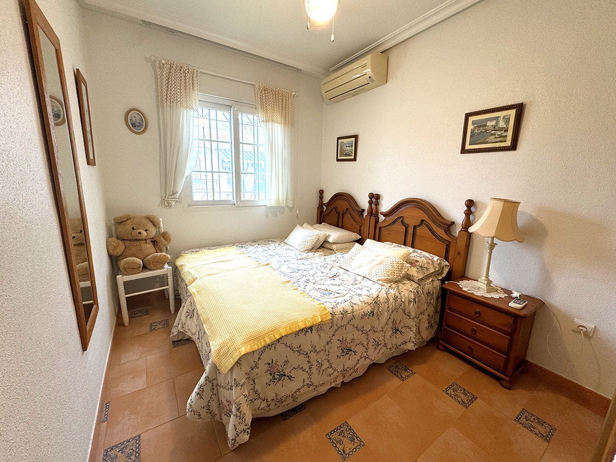 Resale - 3 Bedroom 2 Bathroom Villa in Orihuela Costa - Villamartin - Alicante Resale - 3 Bedroom 2 Bathroom Villa in Orihuela Costa - Villamartin - Alicante