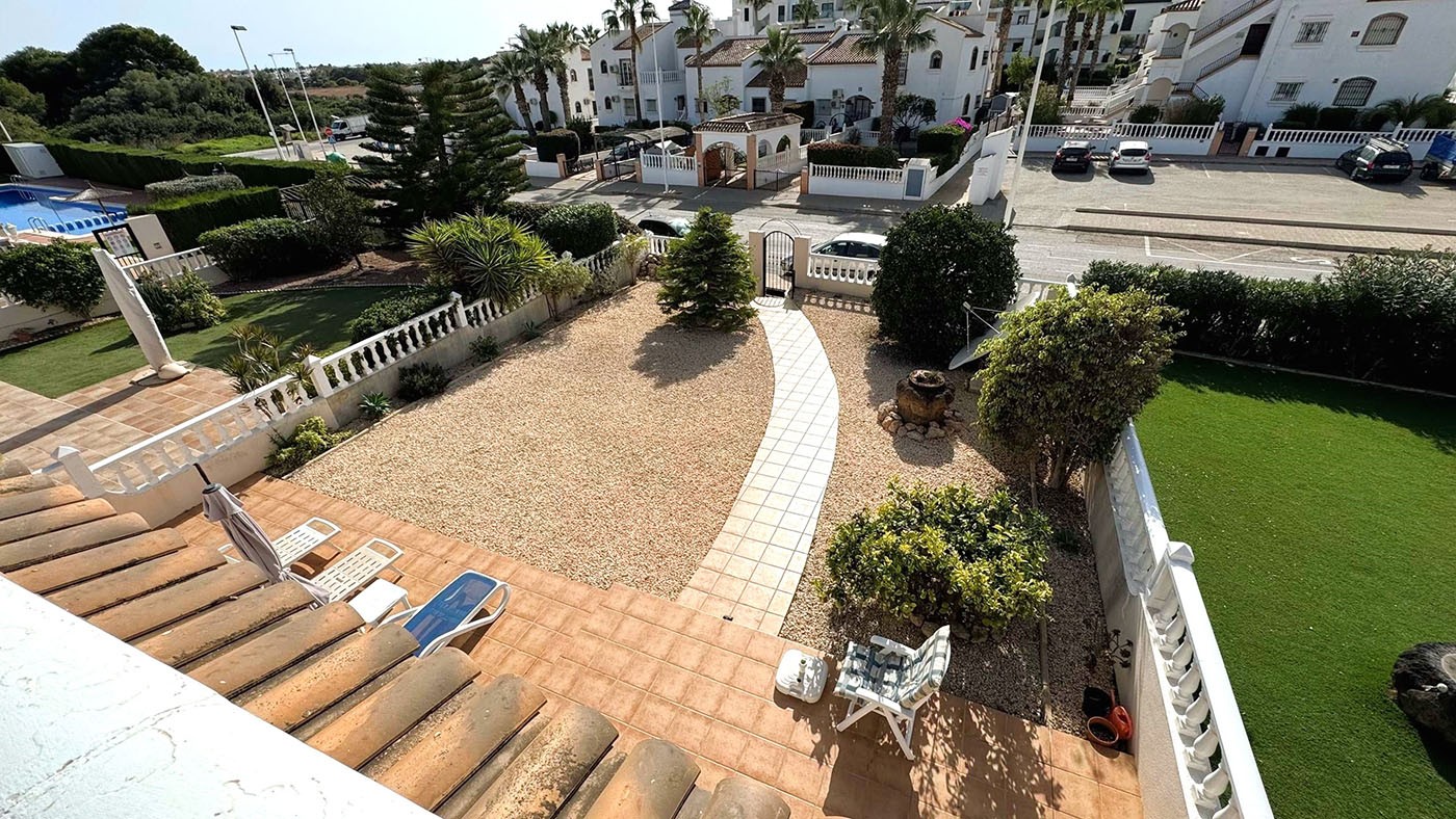 Resale - 3 Bedroom 2 Bathroom Villa in Orihuela Costa - Villamartin - Alicante Resale - 3 Bedroom 2 Bathroom Villa in Orihuela Costa - Villamartin - Alicante