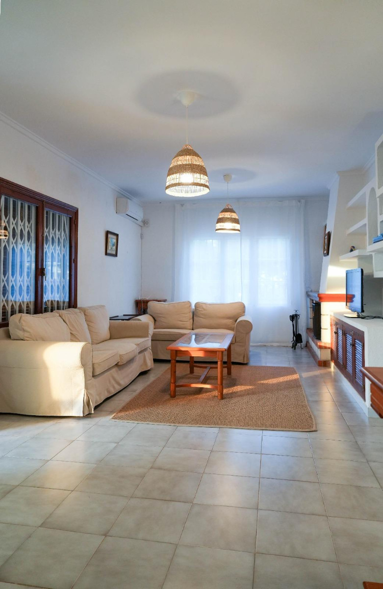 Resale - 3 Bedroom 2 Bathroom Villa in Orihuela Costa - Cabo Roig - Alicante Resale - 3 Bedroom 2 Bathroom Villa in Orihuela Costa - Cabo Roig - Alicante