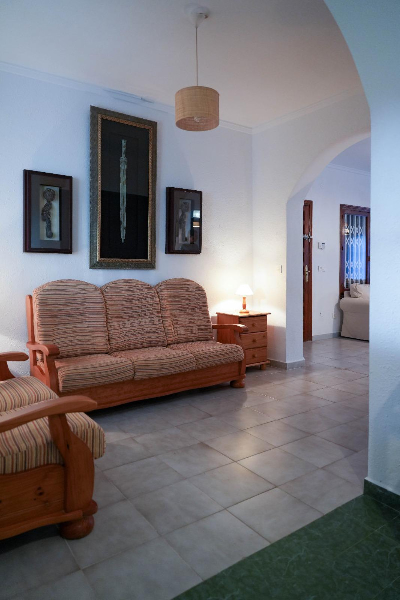 Resale - 3 Bedroom 2 Bathroom Villa in Orihuela Costa - Cabo Roig - Alicante Resale - 3 Bedroom 2 Bathroom Villa in Orihuela Costa - Cabo Roig - Alicante