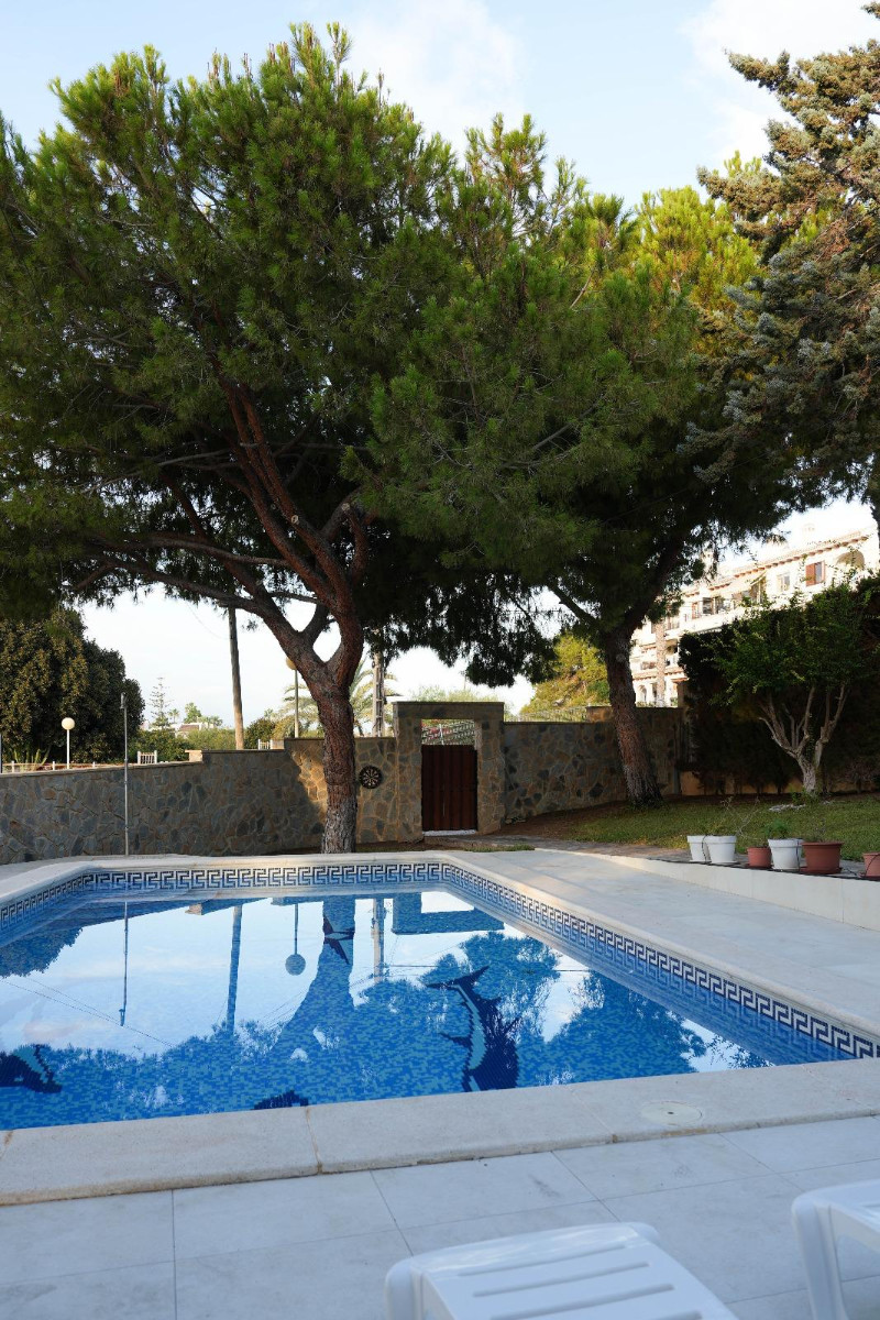 Resale - 3 Bedroom 2 Bathroom Villa in Orihuela Costa - Cabo Roig - Alicante Resale - 3 Bedroom 2 Bathroom Villa in Orihuela Costa - Cabo Roig - Alicante