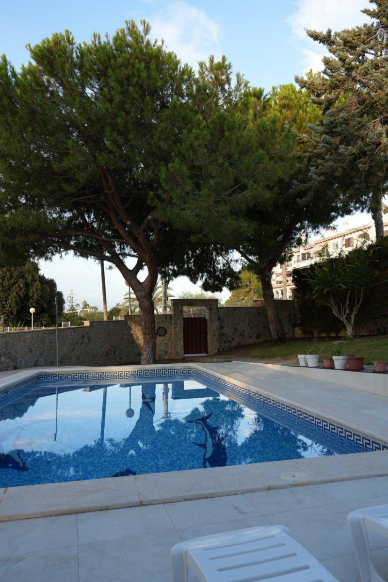 Resale - 3 Bedroom 2 Bathroom Villa in Orihuela Costa - Cabo Roig - Alicante Resale - 3 Bedroom 2 Bathroom Villa in Orihuela Costa - Cabo Roig - Alicante