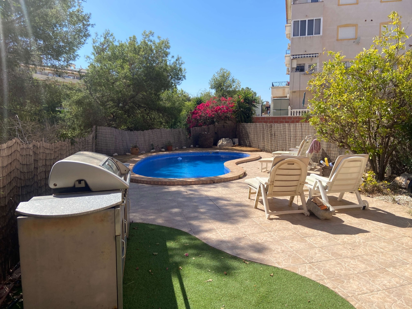 Resale - 4 bedroom, 4 bathroom villa with private pool. - Villamartin, Orihuela Costa - Alicante Resale - 4 bedroom, 4 bathroom villa with private pool. - Villamartin, Orihuela Costa - Alicante