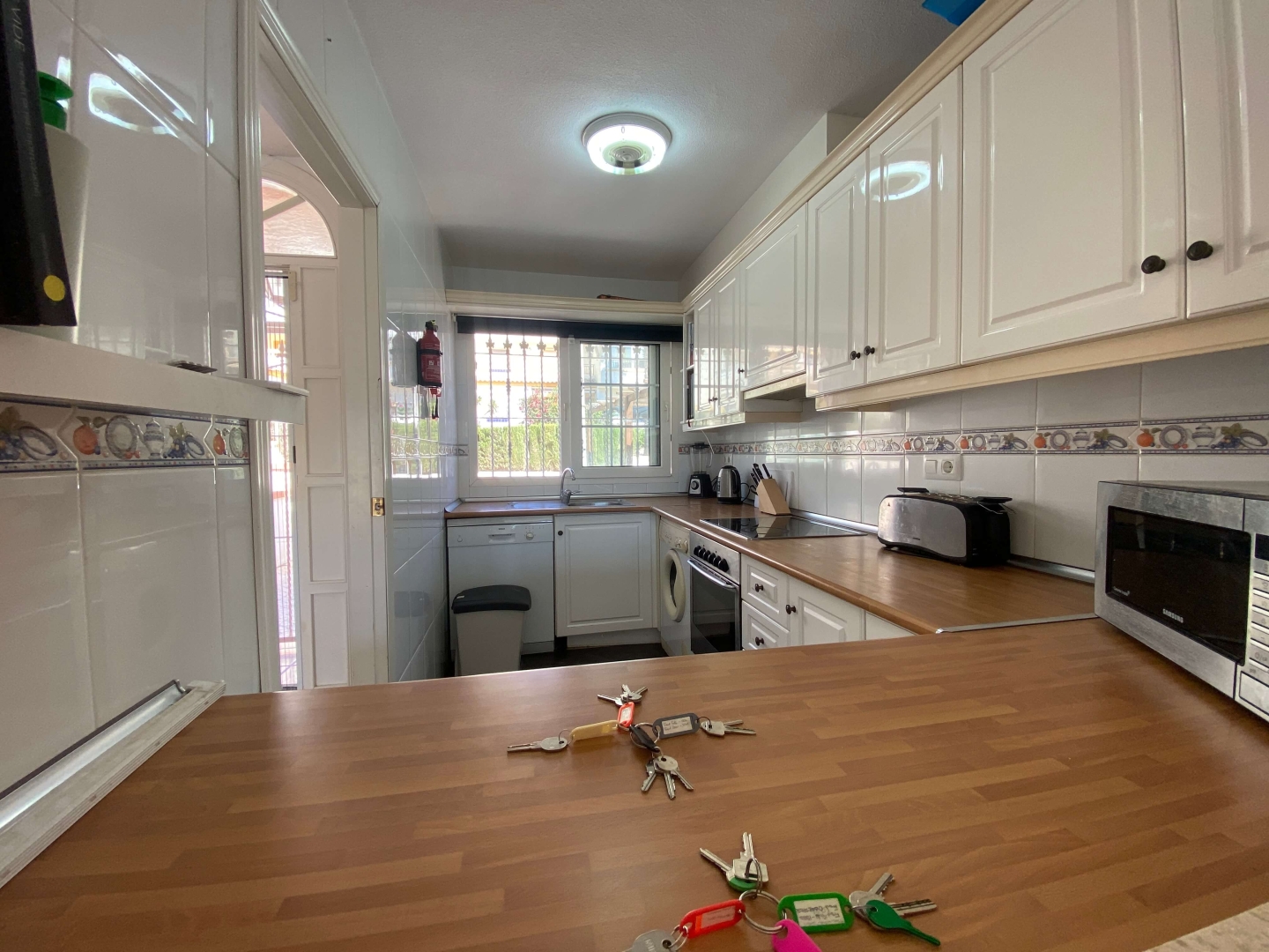 Resale - 4 bedroom, 4 bathroom villa with private pool. - Villamartin, Orihuela Costa - Alicante Resale - 4 bedroom, 4 bathroom villa with private pool. - Villamartin, Orihuela Costa - Alicante