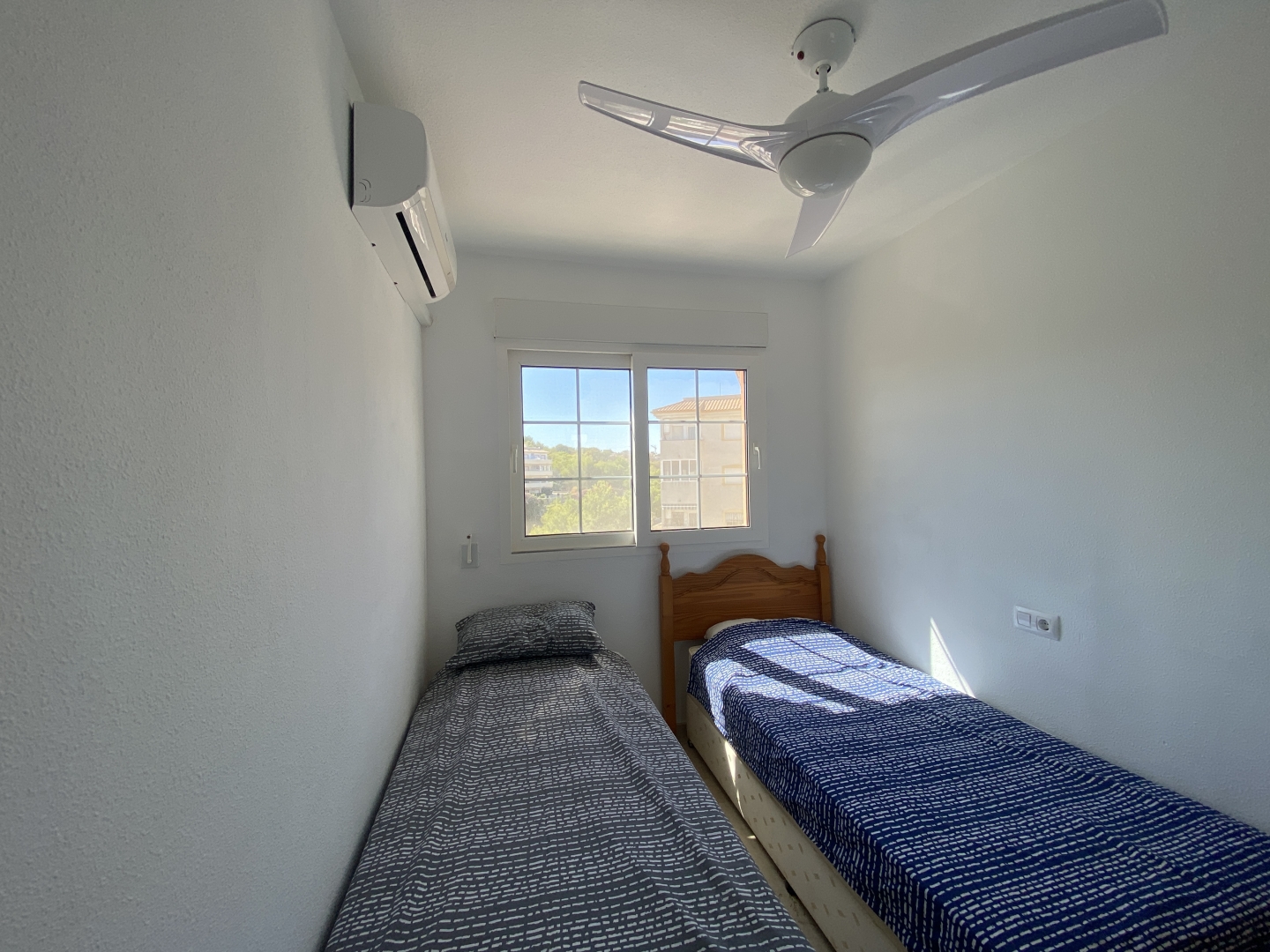Resale - 4 bedroom, 4 bathroom villa with private pool. - Villamartin, Orihuela Costa - Alicante Resale - 4 bedroom, 4 bathroom villa with private pool. - Villamartin, Orihuela Costa - Alicante