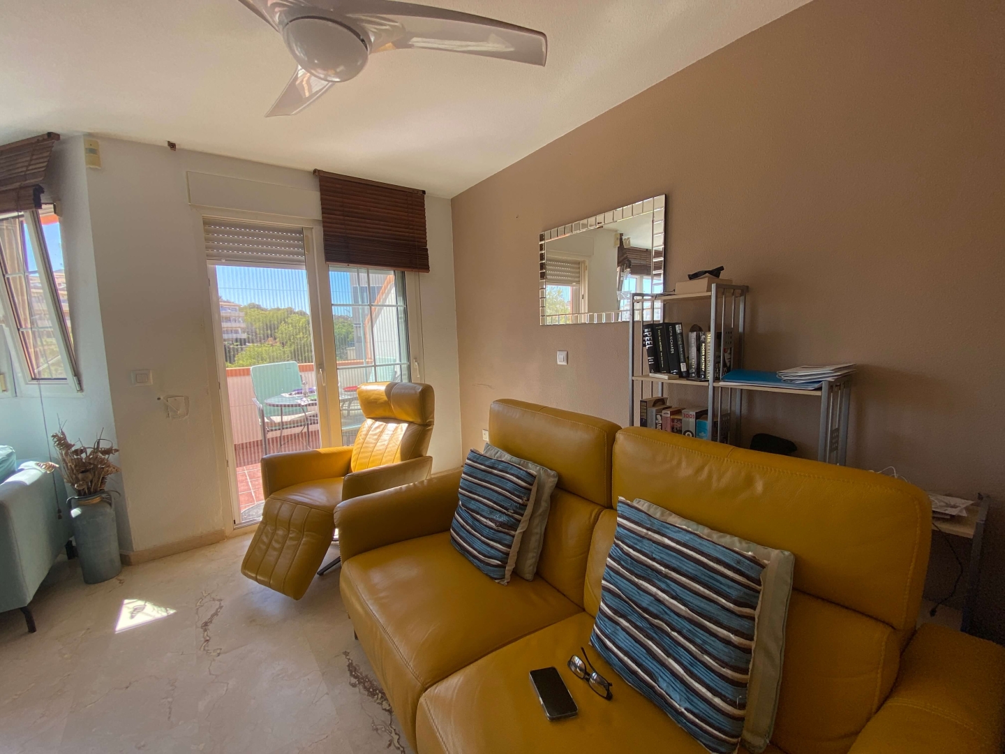 Resale - 4 bedroom, 4 bathroom villa with private pool. - Villamartin, Orihuela Costa - Alicante Resale - 4 bedroom, 4 bathroom villa with private pool. - Villamartin, Orihuela Costa - Alicante