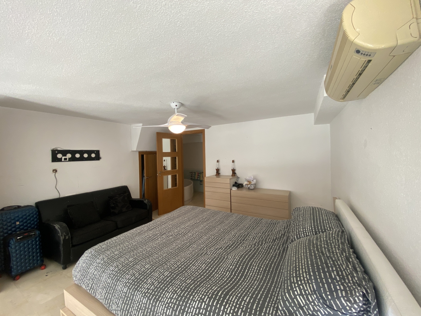 Resale - 4 bedroom, 4 bathroom villa with private pool. - Villamartin, Orihuela Costa - Alicante Resale - 4 bedroom, 4 bathroom villa with private pool. - Villamartin, Orihuela Costa - Alicante