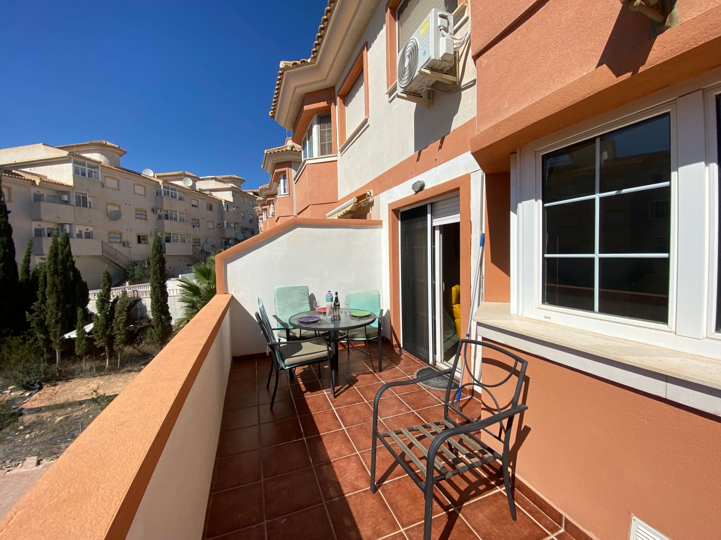 Resale - 4 bedroom, 4 bathroom villa with private pool. - Villamartin, Orihuela Costa - Alicante Resale - 4 bedroom, 4 bathroom villa with private pool. - Villamartin, Orihuela Costa - Alicante