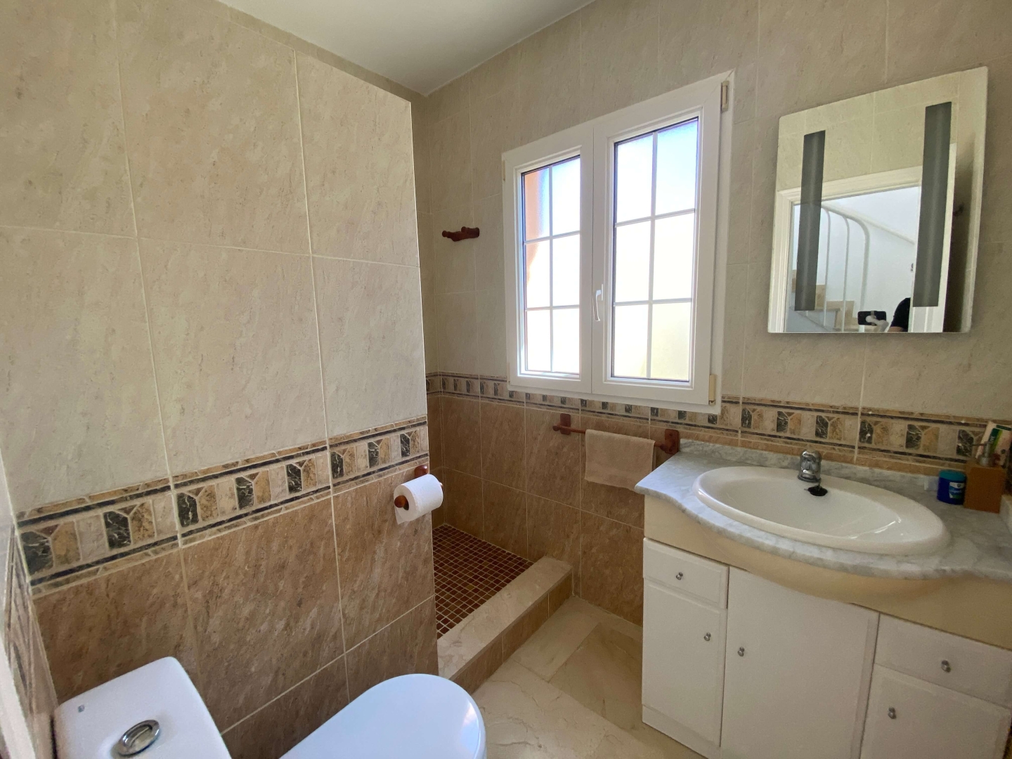 Resale - 4 bedroom, 4 bathroom villa with private pool. - Villamartin, Orihuela Costa - Alicante Resale - 4 bedroom, 4 bathroom villa with private pool. - Villamartin, Orihuela Costa - Alicante