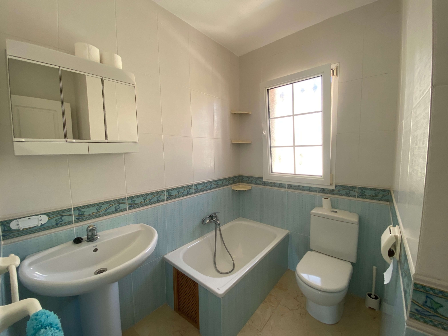 Resale - 4 bedroom, 4 bathroom villa with private pool. - Villamartin, Orihuela Costa - Alicante Resale - 4 bedroom, 4 bathroom villa with private pool. - Villamartin, Orihuela Costa - Alicante