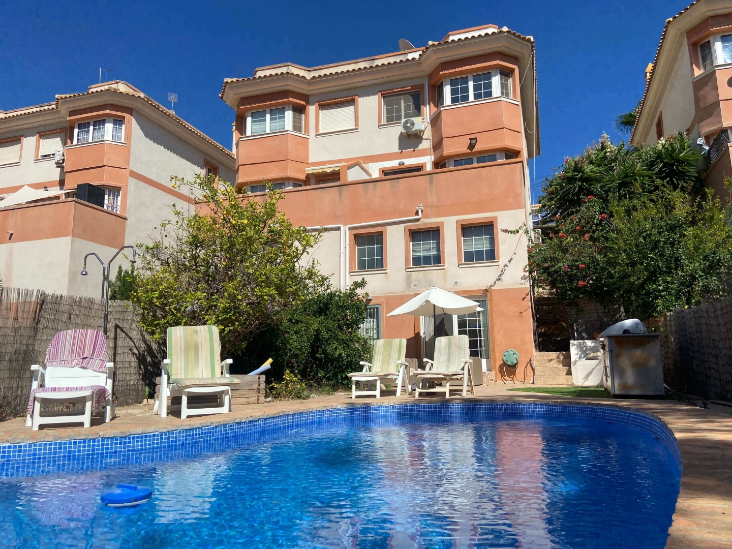 4 bedroom, 4 bathroom villa with private pool.
