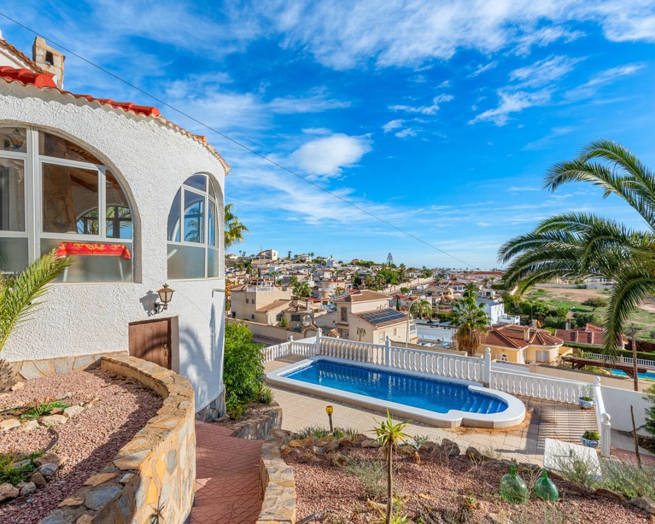 Resale - Lovely villa in Quesada with lake and sea view. - Ciudad Quesada - Alicante Resale - Lovely villa in Quesada with lake and sea view. - Ciudad Quesada - Alicante