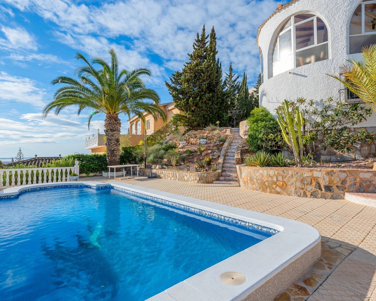 Resale - Lovely villa in Quesada with lake and sea view. - Ciudad Quesada - Alicante Resale - Lovely villa in Quesada with lake and sea view. - Ciudad Quesada - Alicante