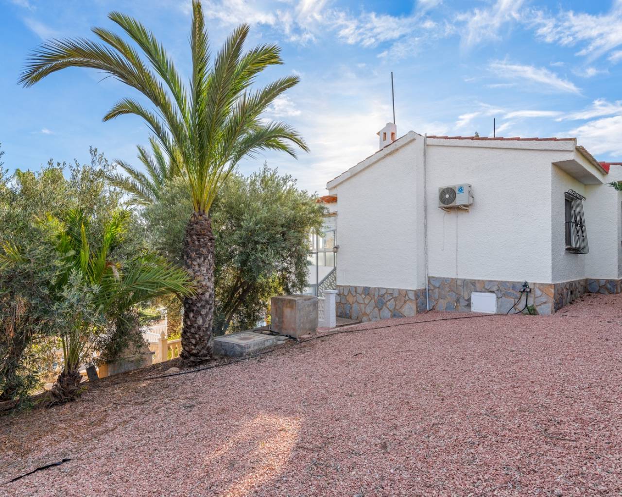 Resale - Lovely villa in Quesada with lake and sea view. - Ciudad Quesada - Alicante Resale - Lovely villa in Quesada with lake and sea view. - Ciudad Quesada - Alicante