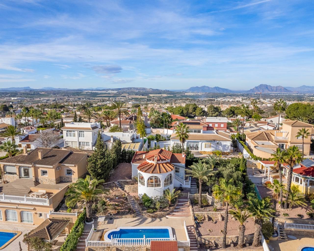 Resale - Lovely villa in Quesada with lake and sea view. - Ciudad Quesada - Alicante Resale - Lovely villa in Quesada with lake and sea view. - Ciudad Quesada - Alicante