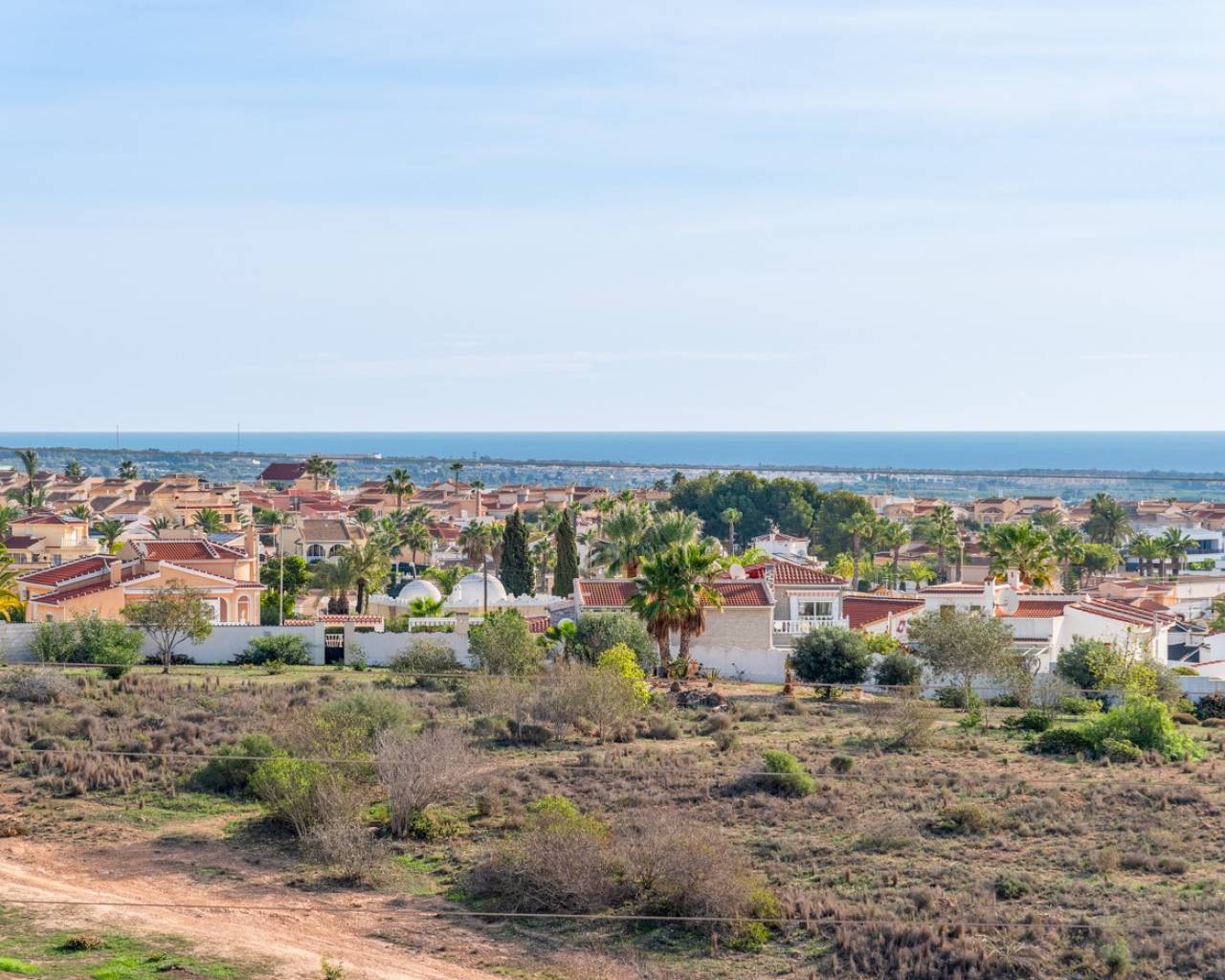 Resale - Lovely villa in Quesada with lake and sea view. - Ciudad Quesada - Alicante Resale - Lovely villa in Quesada with lake and sea view. - Ciudad Quesada - Alicante