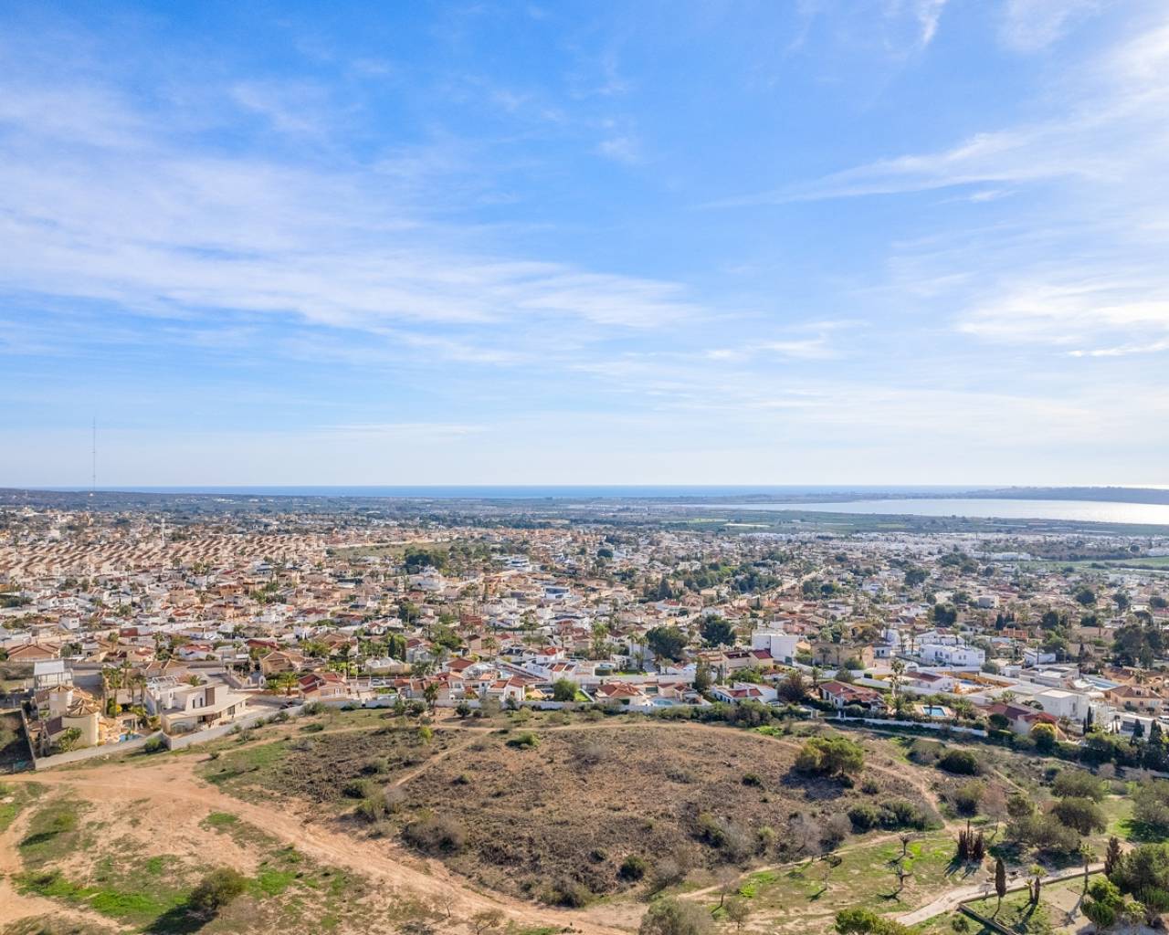 Resale - Lovely villa in Quesada with lake and sea view. - Ciudad Quesada - Alicante Resale - Lovely villa in Quesada with lake and sea view. - Ciudad Quesada - Alicante