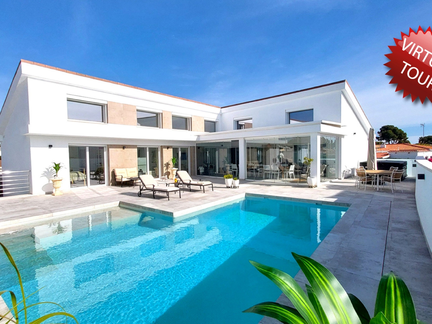 3 Bedroom 4 Bathroom Villa in Orihuela Costa