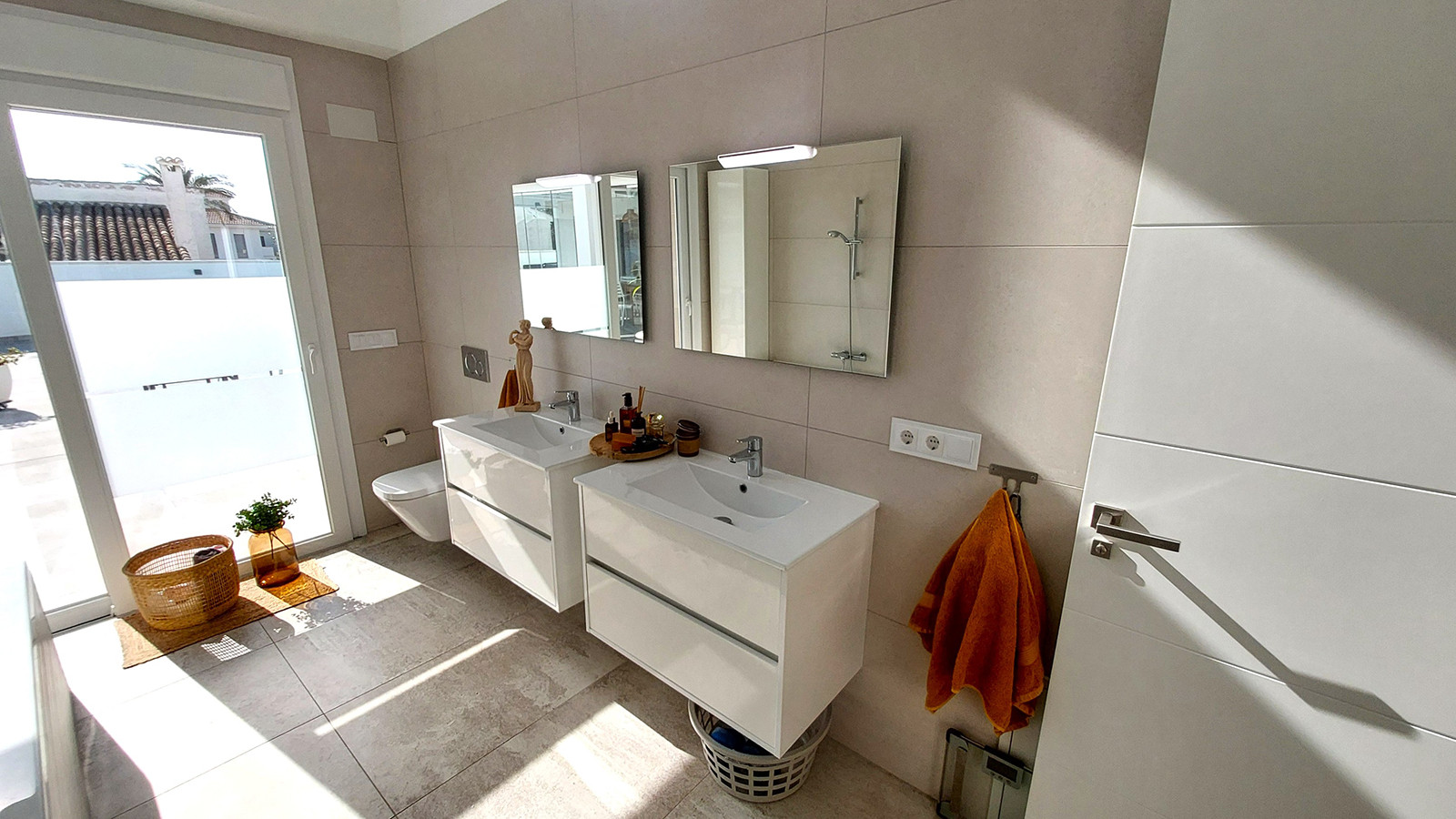 Resale - 3 Bedroom 4 Bathroom Villa in Orihuela Costa - Campoamor - Alicante Resale - 3 Bedroom 4 Bathroom Villa in Orihuela Costa - Campoamor - Alicante