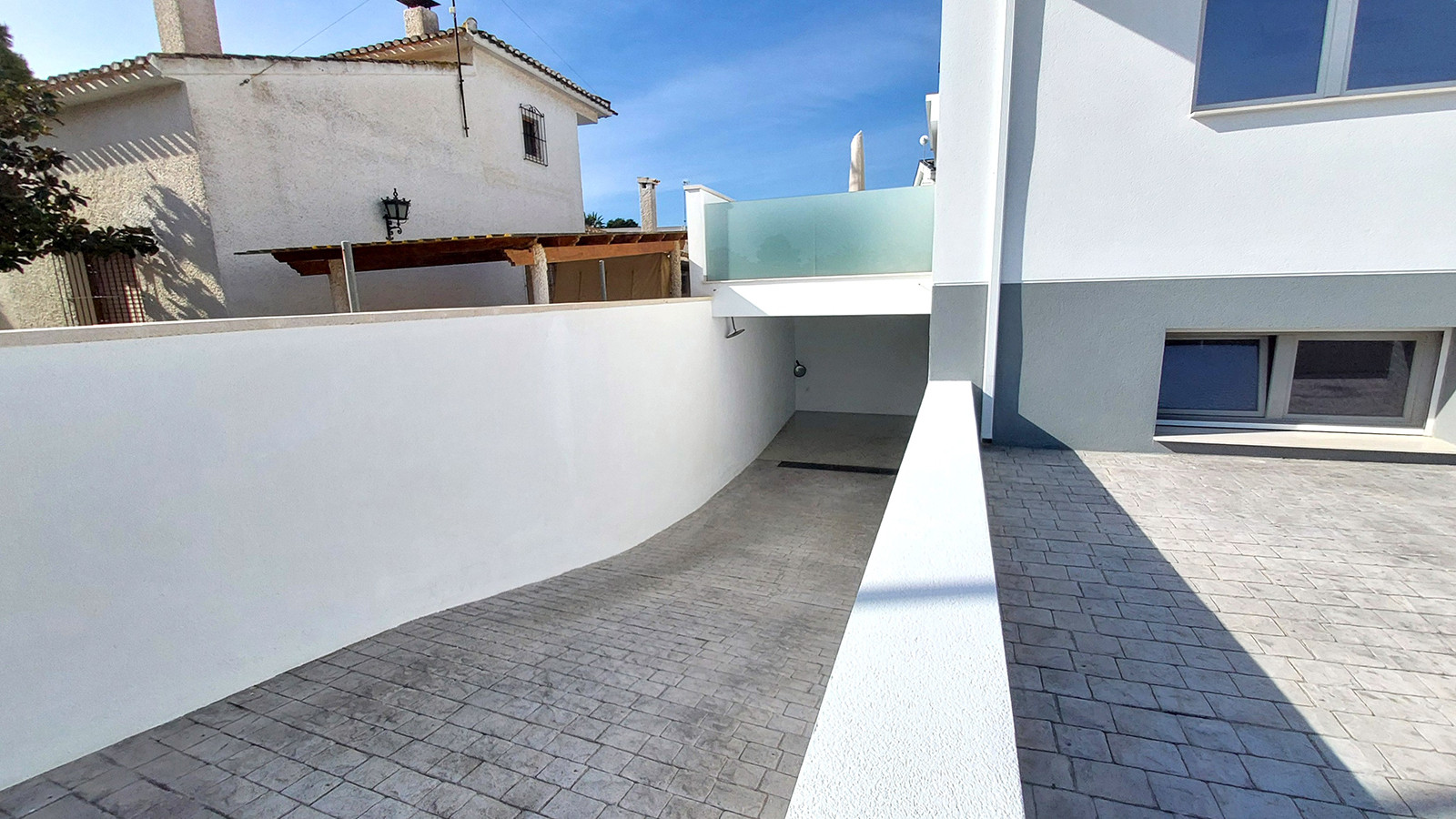 Resale - 3 Bedroom 4 Bathroom Villa in Orihuela Costa - Campoamor - Alicante Resale - 3 Bedroom 4 Bathroom Villa in Orihuela Costa - Campoamor - Alicante