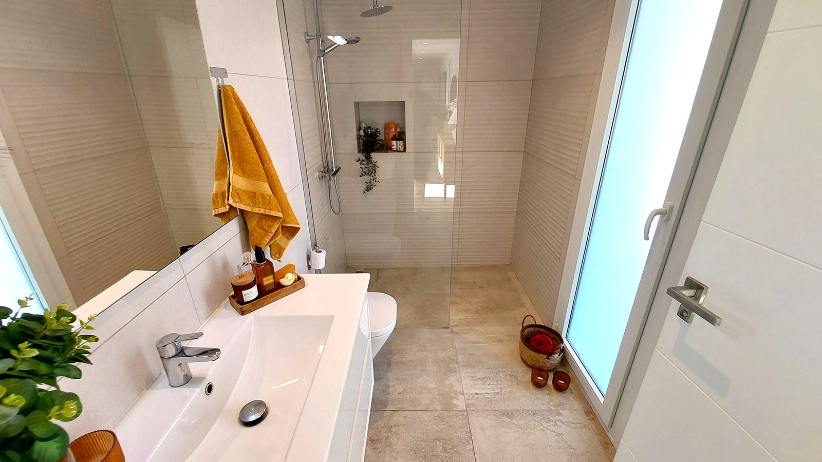 Resale - 3 Bedroom 4 Bathroom Villa in Orihuela Costa - Campoamor - Alicante Resale - 3 Bedroom 4 Bathroom Villa in Orihuela Costa - Campoamor - Alicante