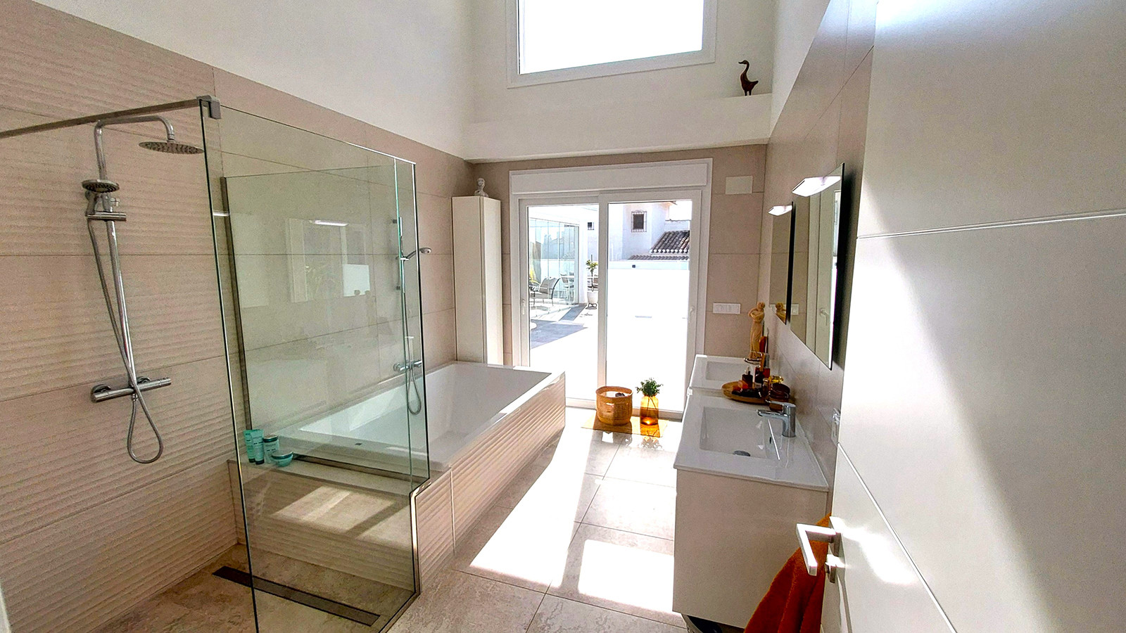 Resale - 3 Bedroom 4 Bathroom Villa in Orihuela Costa - Campoamor - Alicante Resale - 3 Bedroom 4 Bathroom Villa in Orihuela Costa - Campoamor - Alicante