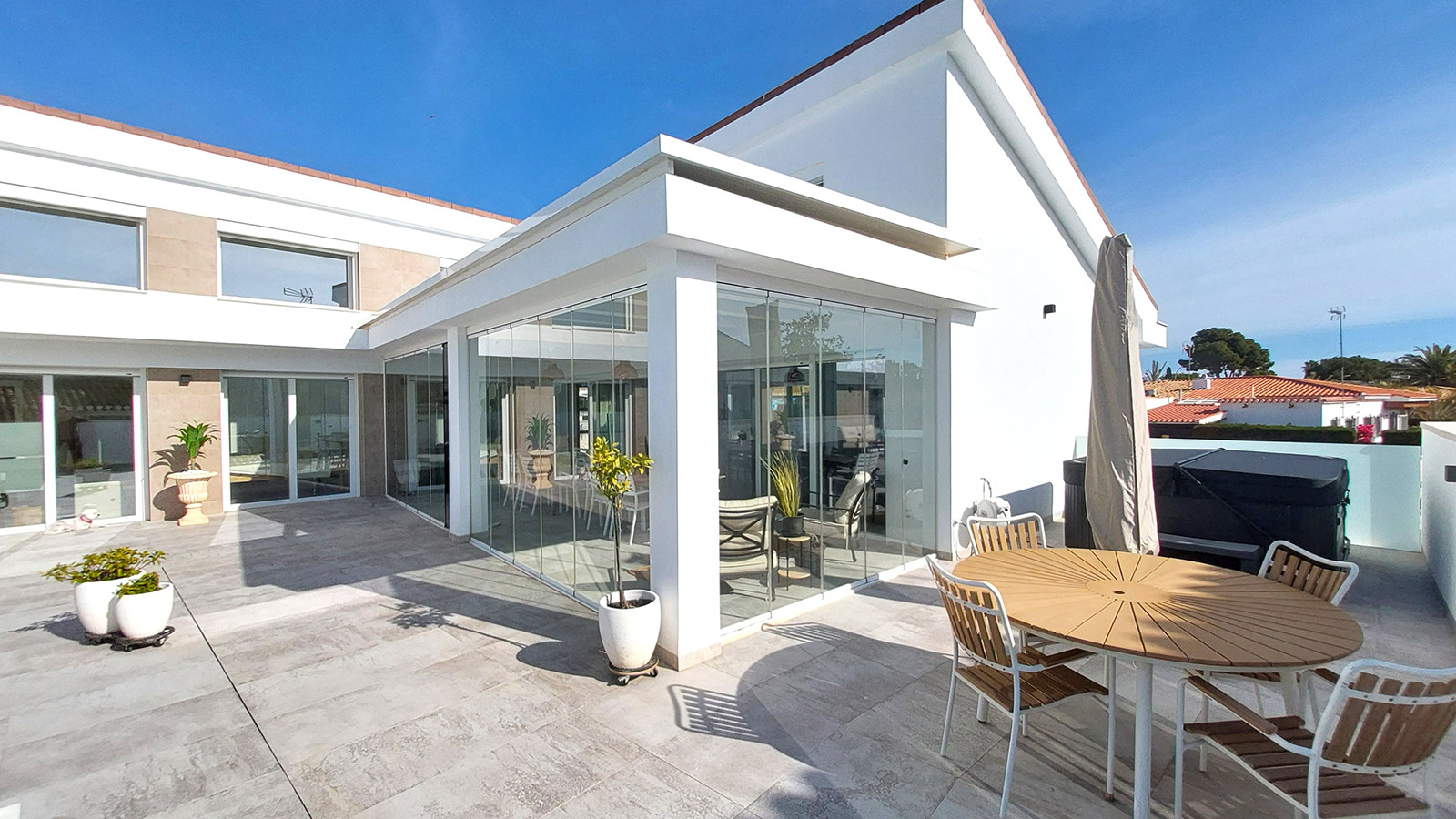 Resale - 3 Bedroom 4 Bathroom Villa in Orihuela Costa - Campoamor - Alicante Resale - 3 Bedroom 4 Bathroom Villa in Orihuela Costa - Campoamor - Alicante