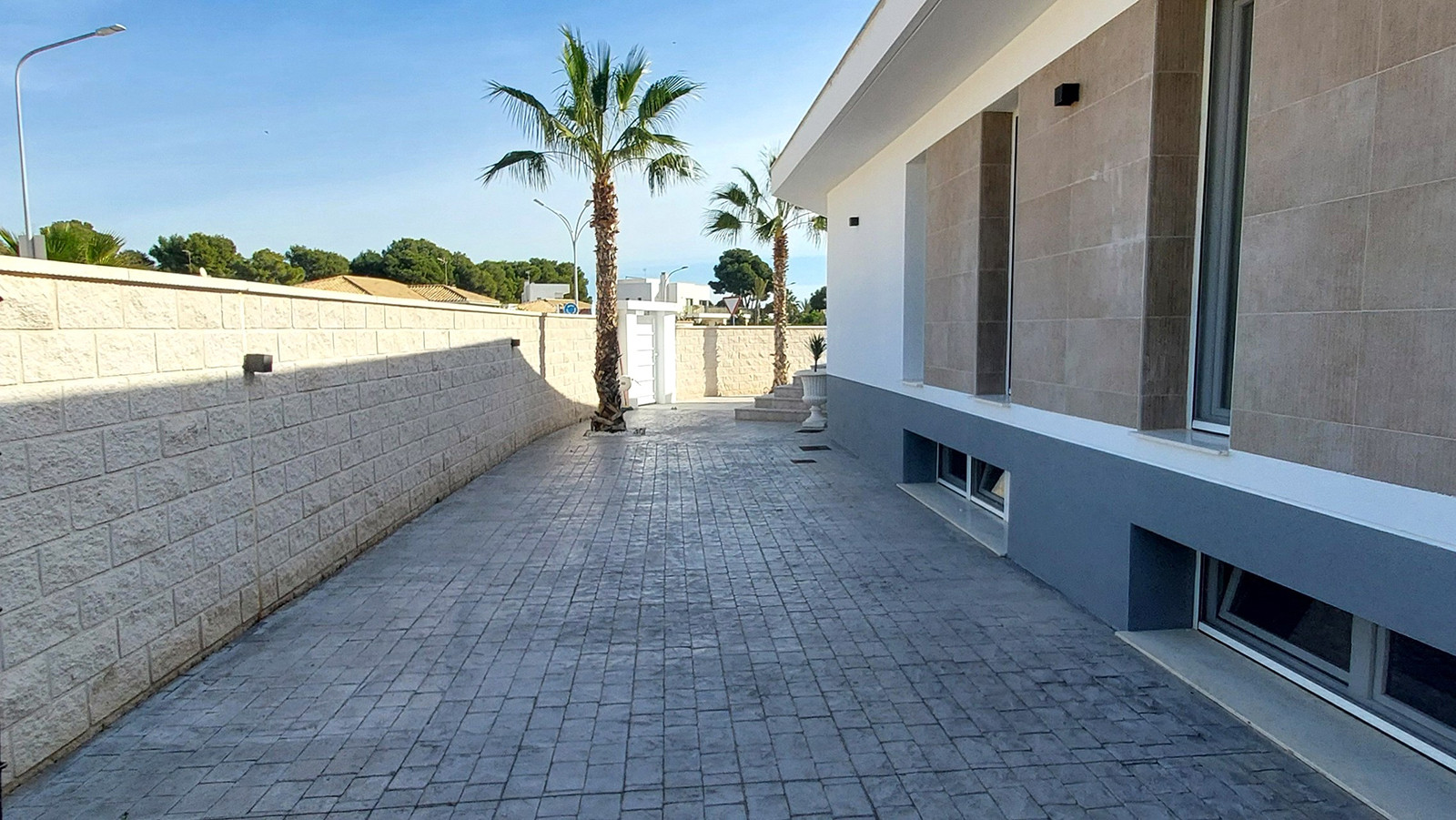 Resale - 3 Bedroom 4 Bathroom Villa in Orihuela Costa - Campoamor - Alicante Resale - 3 Bedroom 4 Bathroom Villa in Orihuela Costa - Campoamor - Alicante