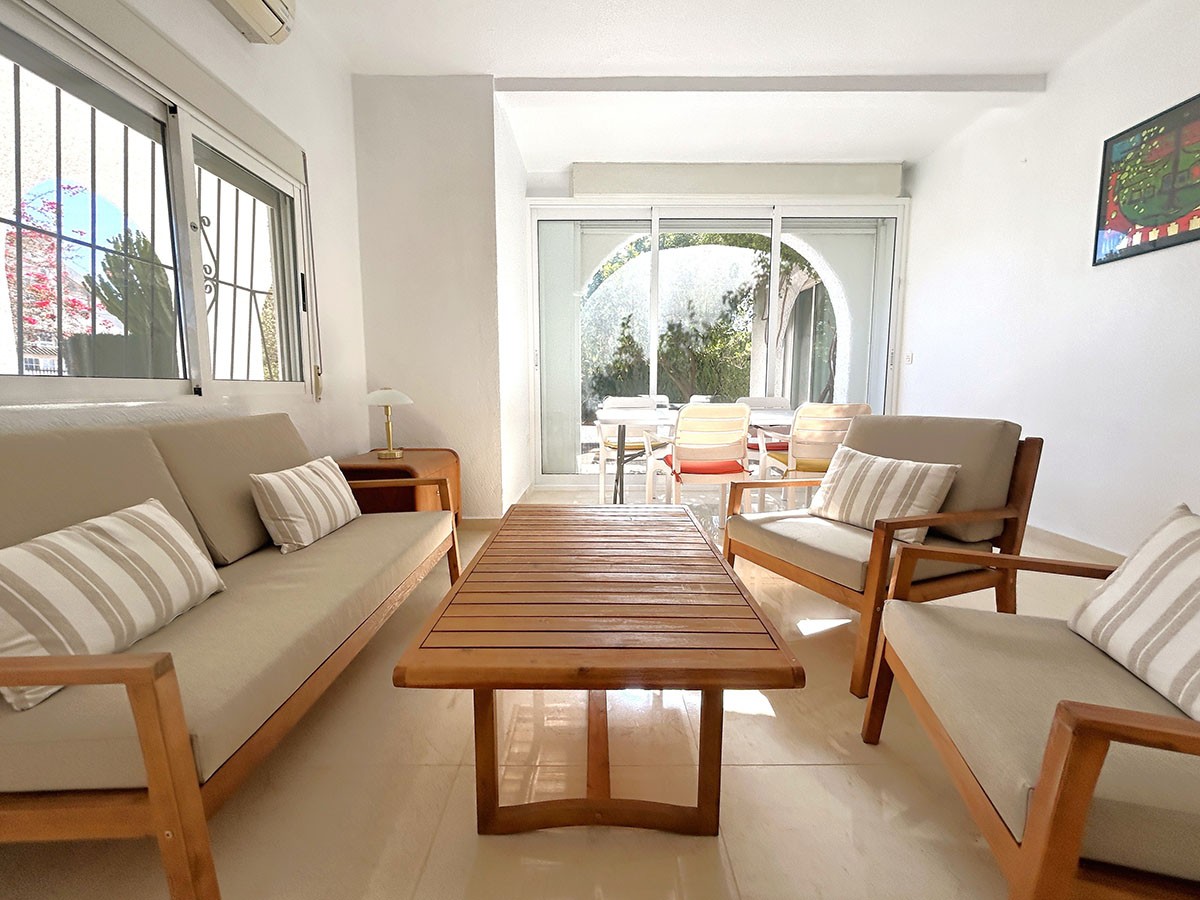Resale - 3 Bedroom 2 Bathroom Villa in Orihuela Costa - Cabo Roig - Alicante Resale - 3 Bedroom 2 Bathroom Villa in Orihuela Costa - Cabo Roig - Alicante