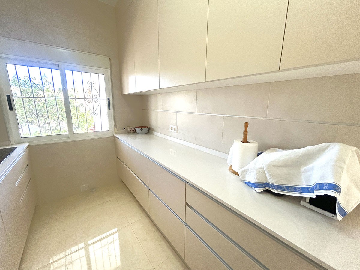 Resale - 3 Bedroom 2 Bathroom Villa in Orihuela Costa - Cabo Roig - Alicante Resale - 3 Bedroom 2 Bathroom Villa in Orihuela Costa - Cabo Roig - Alicante