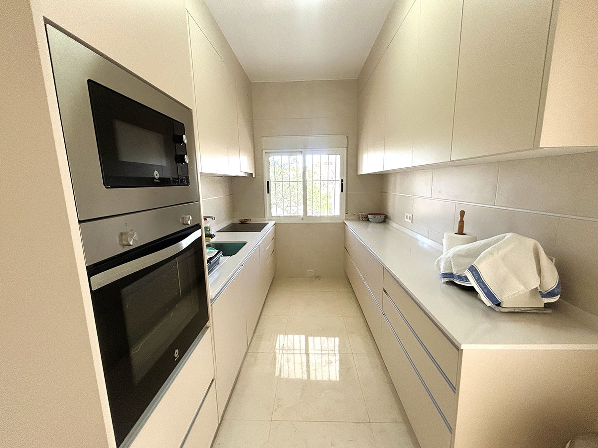 Resale - 3 Bedroom 2 Bathroom Villa in Orihuela Costa - Cabo Roig - Alicante Resale - 3 Bedroom 2 Bathroom Villa in Orihuela Costa - Cabo Roig - Alicante