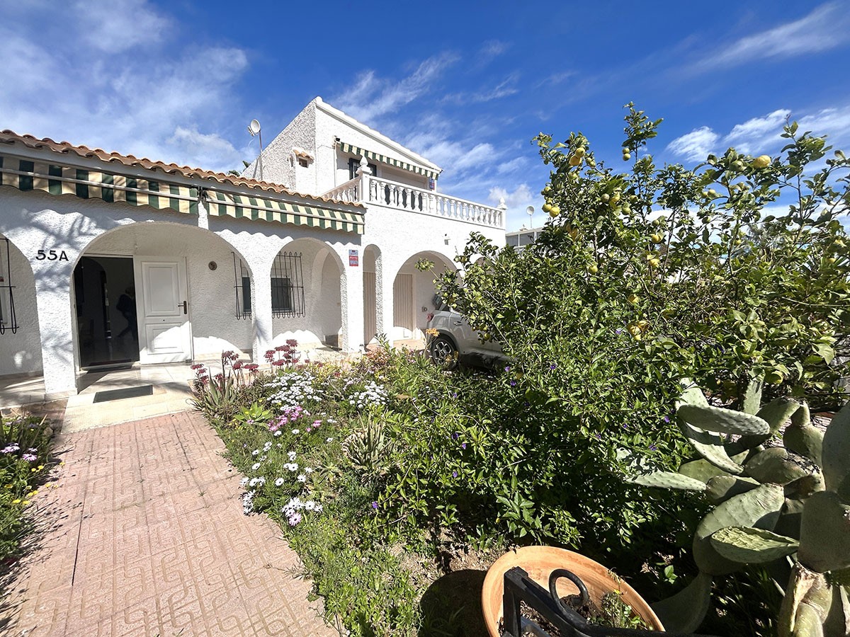 Resale - 3 Bedroom 2 Bathroom Villa in Orihuela Costa - Cabo Roig - Alicante Resale - 3 Bedroom 2 Bathroom Villa in Orihuela Costa - Cabo Roig - Alicante