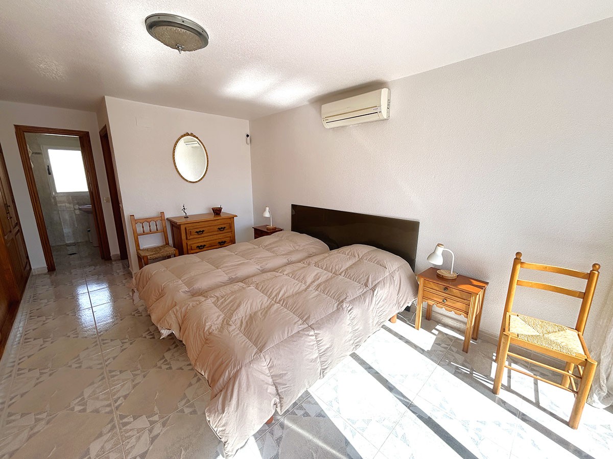 Resale - 3 Bedroom 2 Bathroom Villa in Orihuela Costa - Cabo Roig - Alicante Resale - 3 Bedroom 2 Bathroom Villa in Orihuela Costa - Cabo Roig - Alicante