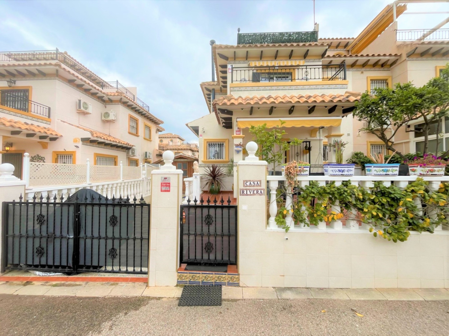 3 Bedroom 2 Bathroom Townhouse in Orihuela Costa