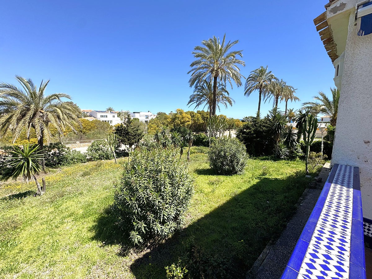 Resale - 4 Bedroom 2 Bathroom Villa in Orihuela Costa - Playa Flamenca - Alicante Resale - 4 Bedroom 2 Bathroom Villa in Orihuela Costa - Playa Flamenca - Alicante