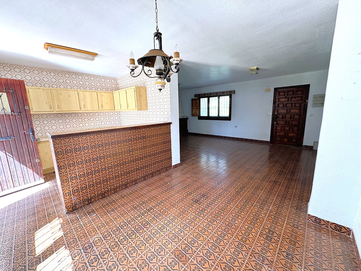 Resale - 4 Bedroom 2 Bathroom Villa in Orihuela Costa - Playa Flamenca - Alicante Resale - 4 Bedroom 2 Bathroom Villa in Orihuela Costa - Playa Flamenca - Alicante