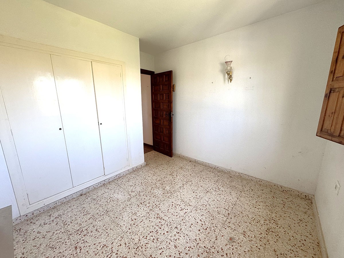 Resale - 4 Bedroom 2 Bathroom Villa in Orihuela Costa - Playa Flamenca - Alicante Resale - 4 Bedroom 2 Bathroom Villa in Orihuela Costa - Playa Flamenca - Alicante