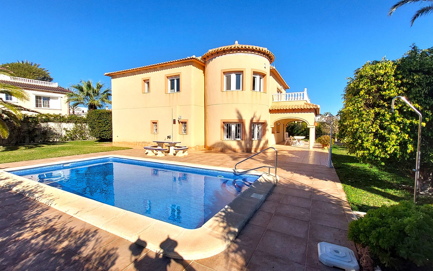 7 Bedroom 4 Bathroom Villa in Orihuela Costa