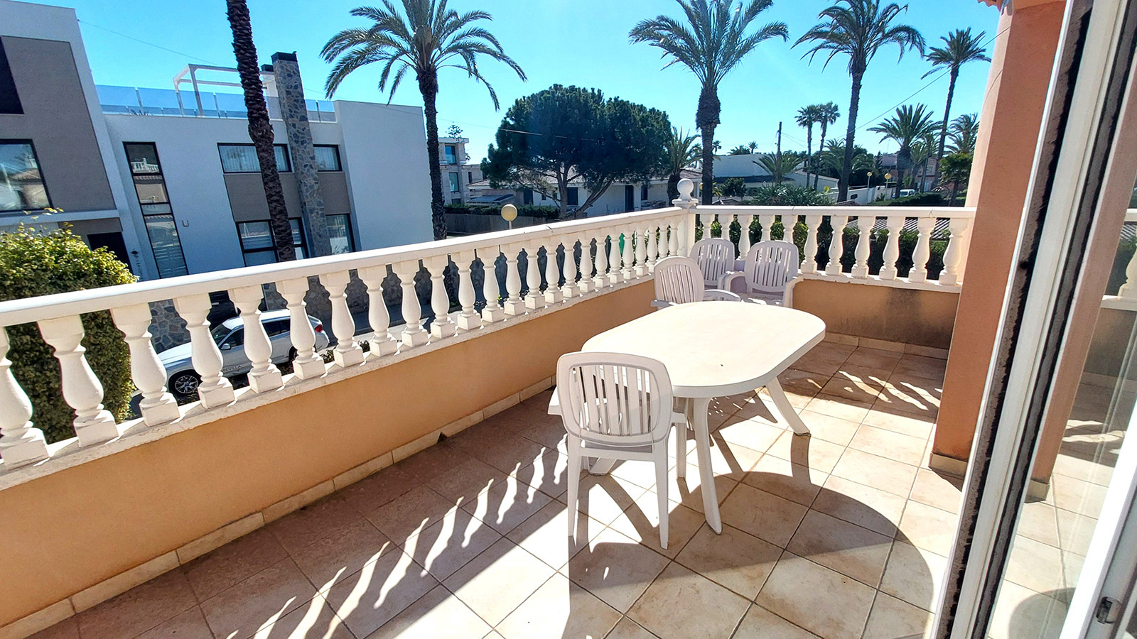 Resale - 7 Bedroom 4 Bathroom Villa in Orihuela Costa - Cabo Roig - Alicante Resale - 7 Bedroom 4 Bathroom Villa in Orihuela Costa - Cabo Roig - Alicante