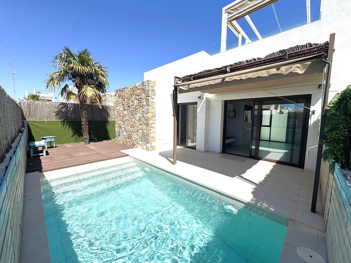 Resale - 2 Bedroom 2 Bathroom Villa in Orihuela Costa - Lomas de Cabo Roig - Alicante Resale - 2 Bedroom 2 Bathroom Villa in Orihuela Costa - Lomas de Cabo Roig - Alicante